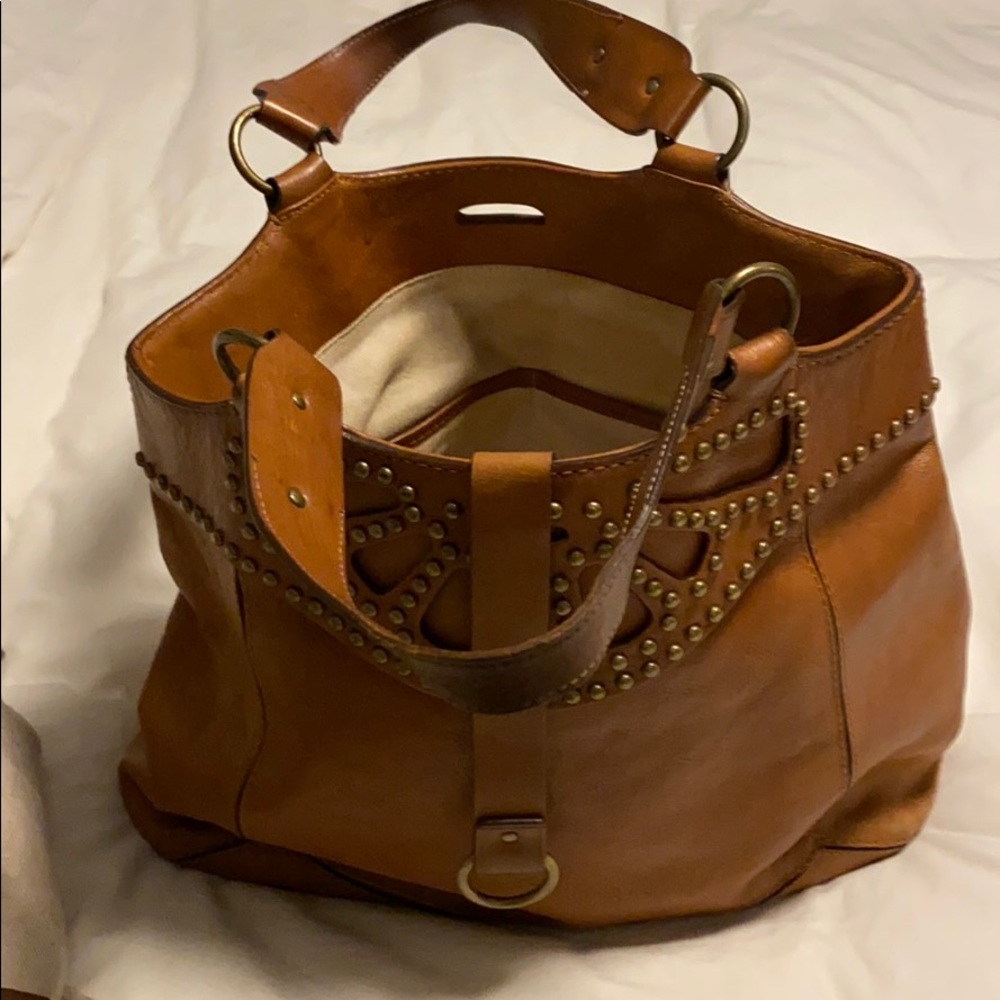 Michael Kors Leather hang bag.